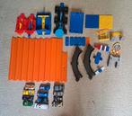 Hot Wheels Track Builder Stunt Box + diverse autos, etc, Ophalen, Zelf te bouwen, Opwindmechanisme, Zo goed als nieuw