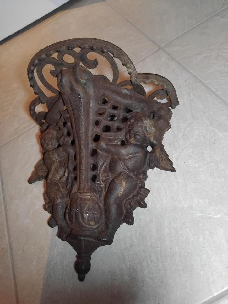 MUURCONSOLE GIETIJZER MET ENGELEN/WANDORNAMENT GIETIJZER, Antiek en Kunst, Curiosa en Brocante, Ophalen
