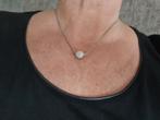 Te koop halsketting met glimmend balletje, Ophalen of Verzenden, Zo goed als nieuw, Zilver, Overige materialen