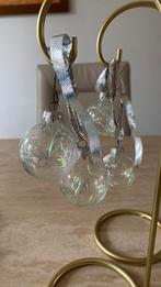 Oude glazen Kerst bal , doorzichtig met parelmoer draadjes, Ophalen of Verzenden, Gebruikt