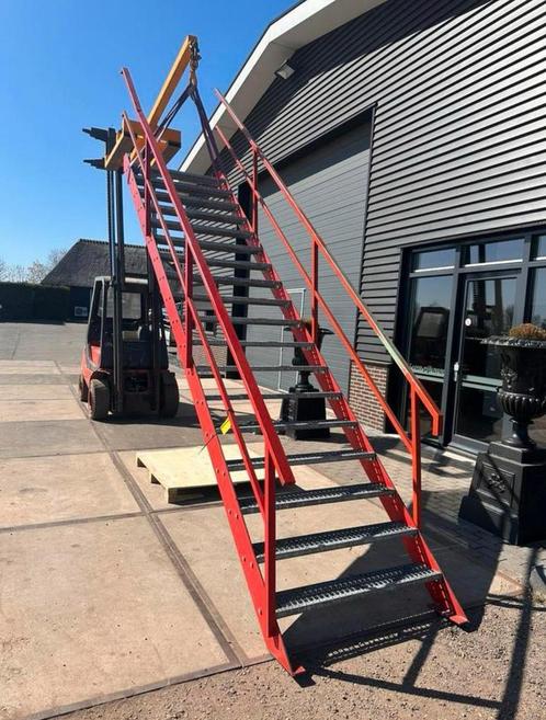 Stalen steektrap bordestrap wenteltrap trappen, Doe-het-zelf en Verbouw, Ladders en Trappen, 2 tot 4 meter, Ophalen of Verzenden