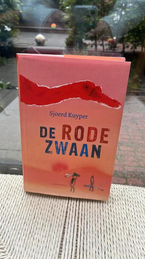 Sjoerd Kuyper - De rode zwaan, Boeken, Kinderboeken | Jeugd | 10 tot 12 jaar, Zo goed als nieuw, Ophalen of Verzenden