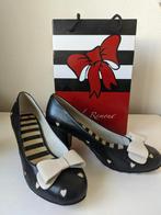 Lola Ramona mt 41, als nieuw! Zwart met hartjes en strikje, Kleding | Dames, Schoenen, Pumps, Zwart, Nieuw, Ophalen of Verzenden