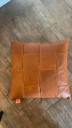 Leder kussen jess Lewis leer, Huis en Inrichting, Woonaccessoires | Kussens, Ophalen of Verzenden, Zo goed als nieuw, Bruin, Vierkant