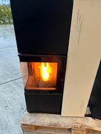Palazetti pelletkachel 9.5kW - Hoekmodel met veel warmte