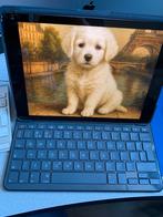 iPad 2018 6e generatie met Logitech Toetsenbordhoes. 32Gb, Computers en Software, Apple iPads, 10 inch, 32 GB, Apple iPad, Ophalen of Verzenden