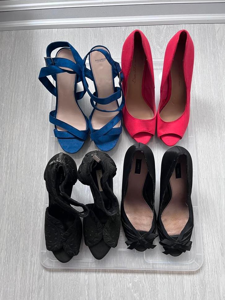Hakjes zara en bershka, nieuw en zgan 41, Kleding | Dames, Schoenen, Zo goed als nieuw, Pumps, Overige kleuren, Ophalen of Verzenden
