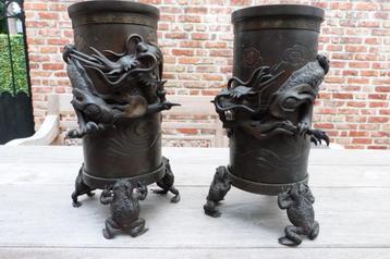 Oriëntal brons set 2 x vase tempelwakers beschikbaar voor biedingen