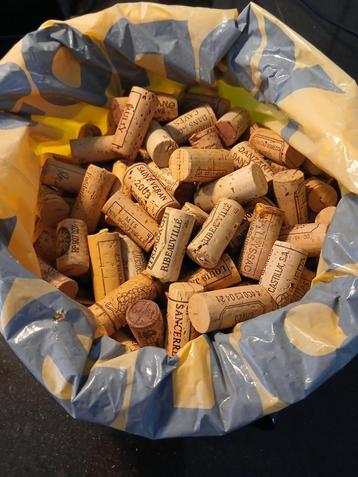 Wijnkurken 211 stuks  beschikbaar voor biedingen