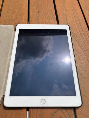iPad 5e generatie 32gb.  beschikbaar voor biedingen