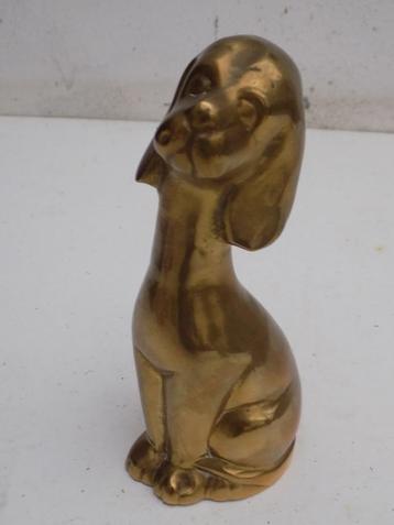 Messing hond dierenfiguur zware kwaliteit vintage met patin beschikbaar voor biedingen