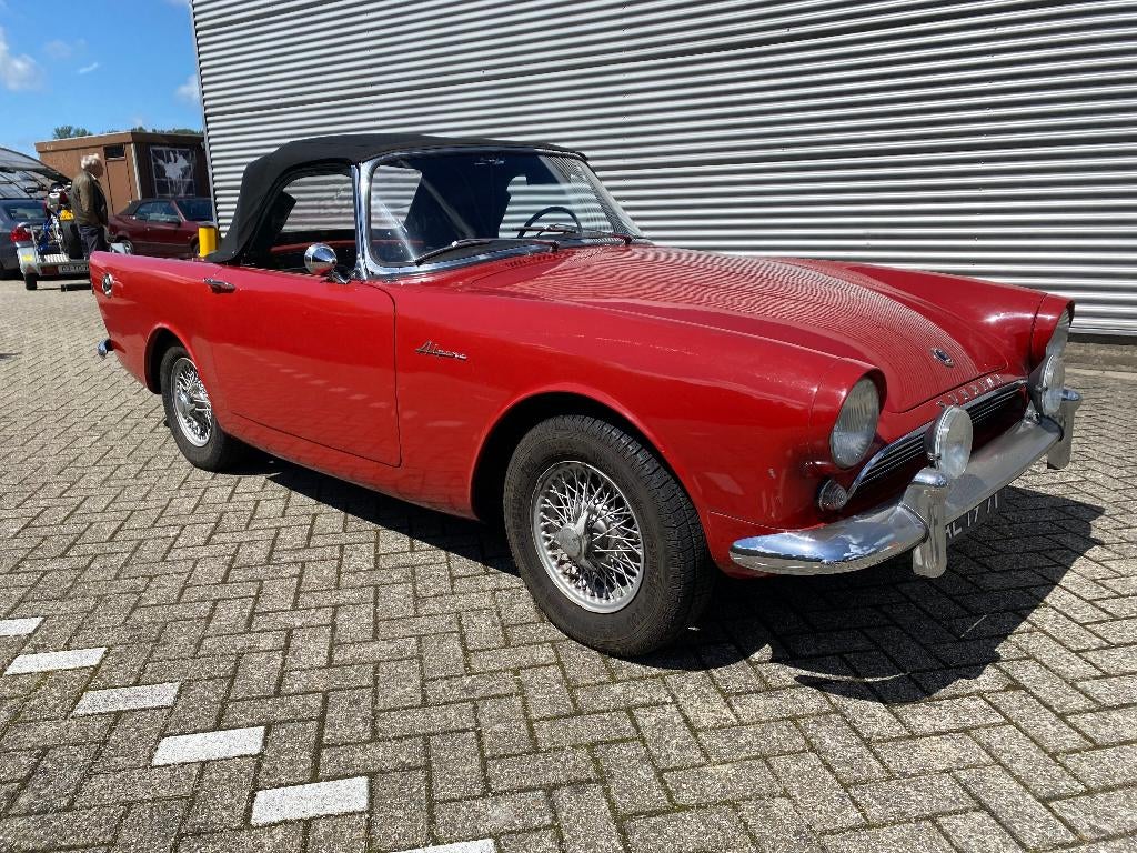 Sunbeam Alpine 1962 Rood Cabriolet / Convertible, Auto's, Overige Auto's, Particulier, Benzine, Cabriolet, Handgeschakeld, Geïmporteerd