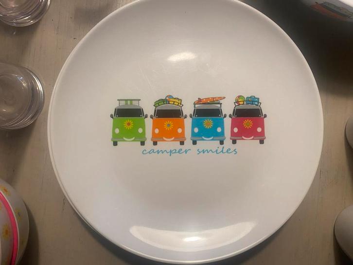 Leuke Camper Smiles Servies Set volkswagen, Caravans en Kamperen, Kampeeraccessoires, Zo goed als nieuw, Ophalen of Verzenden