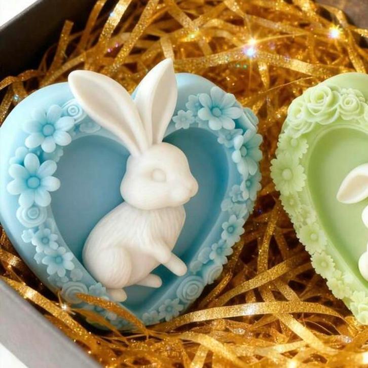 Nieuwe mal konijn in hart nr2, Huis en Inrichting, Woonaccessoires | Kandelaars en Kaarsen, Nieuw, Minder dan 25 cm, Overige materialen