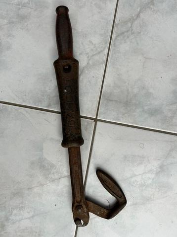 Antieke spijkertrekker merk Bahco beschikbaar voor biedingen