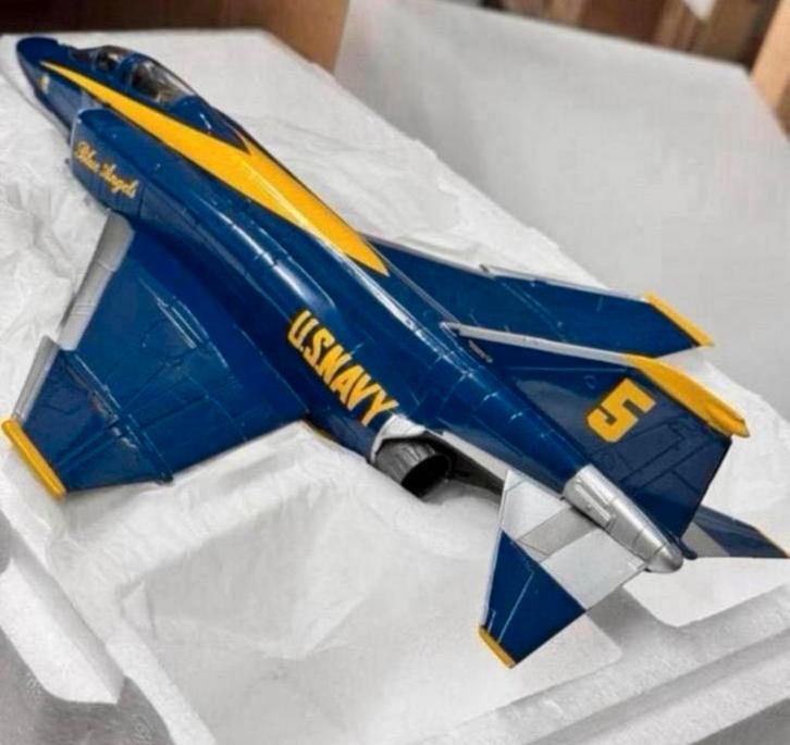 F-4 Phantom U.S. Navy Blue Angels 1:48 ZELDZAAM vliegtuig, Hobby en Vrije tijd, Modelbouw | Vliegtuigen en Helikopters, Nieuw