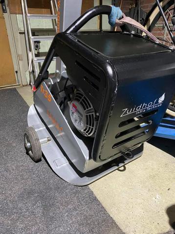Trilplaat te huur 25 ook andere machine's zie huurlijst beschikbaar voor biedingen