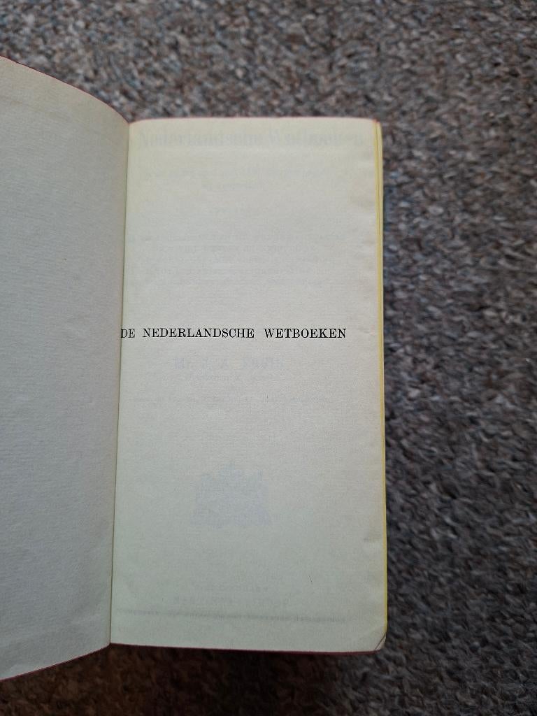 De Nederlandsche Wetboeken 1967, Ophalen of Verzenden, Gelezen