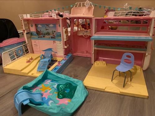 Barbie cruise schip incl zwembad en stoelen, Kinderen en Baby's, Speelgoed | Speelgoedvoertuigen, Gebruikt, Ophalen
