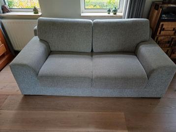 Twee zits bank te koop