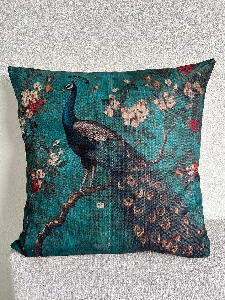 Decoratieve kussensloop met een pauw, Huis en Inrichting, Woonaccessoires | Kussens, Nieuw, Overige kleuren, Vierkant, Ophalen of Verzenden