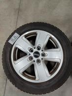 Set 4 Pirelli winterbanden op velg 195/60 R16, 1 seizoen oud, Gebruikt, 16 inch, Banden en Velgen, Personenwagen