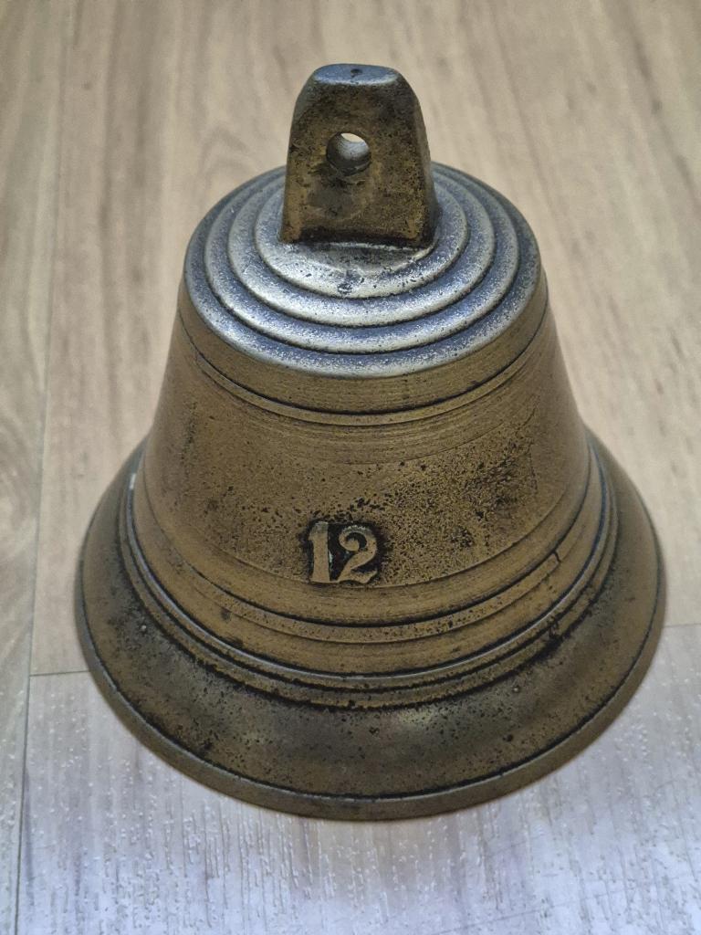 Geel koperen of messing Bel maat 12, Ophalen of Verzenden, Koper