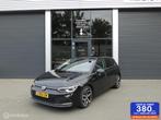 Volkswagen Golf 1.5 eTSI Style /AUTOMAAT /NAP/PANODAK, 65 €/maand, Electronic Stability Program (ESP), 4 cilinders, Zwart