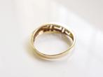 14 Karaat Gouden Meander Ring, Ophalen of Verzenden, Zo goed als nieuw, 17 tot 18, Dame