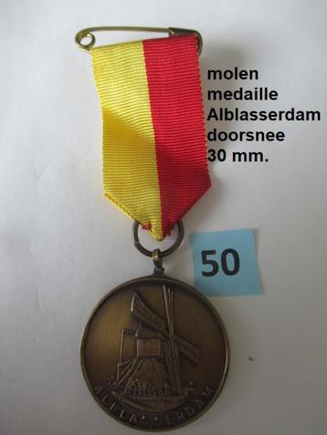 oude medaille met de MOLEN van ALBLASSERDAM beschikbaar voor biedingen