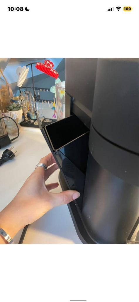 Nespresso Vertuo Koffiezetapparaat, Witgoed en Apparatuur, Koffiezetapparaten, Gebruikt, Koffiepads en cups, Koffiemachine, Afneembaar waterreservoir