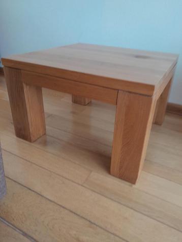 massief eiken tafel / salontafel 70 x 70 cm , hoogte 44 cm beschikbaar voor biedingen