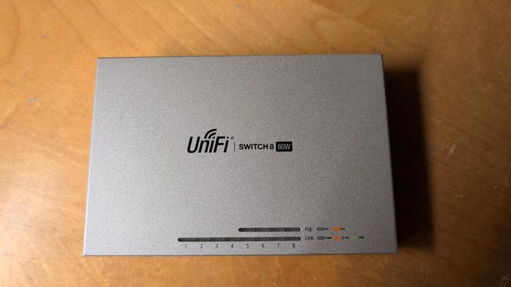 Unifi Switch 8 60W - Gebruikt, Prima Staat, Computers en Software, Netwerk switches, Gebruikt, Ophalen of Verzenden
