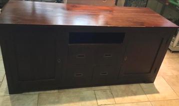 Houten Dressoir met Lades en Kastjes beschikbaar voor biedingen
