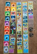 52 Pokemon kaarten 2 munten 3 sleeves, Ophalen of Verzenden, Zo goed als nieuw, Meerdere kaarten