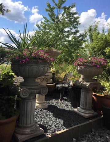 Twee enorme grote oude klassieke antieke Franse jardinière beschikbaar voor biedingen