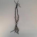 Middellange zwarte leren ketting met zilverkleurige kralen, Sieraden, Tassen en Uiterlijk, Kettingen, Ophalen of Verzenden, Zo goed als nieuw