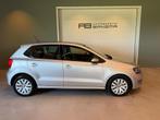 Volkswagen Polo 1.2i 5-DEURS EASYLINE-uitv/AIRCO/TREKHAAK/IS, Voorwielaandrijving, Euro 5, Gebruikt, Zwart