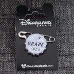 Up Grape Soda pin - Disneyland Parijs (nieuw), Verzamelen, Speldjes, Pins en Buttons, Ophalen of Verzenden, Nieuw, Speldje of Pin