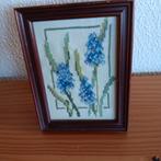 Blauwe druifjes in kruissteek, ingelijst, hand geborduurd, Ophalen of Verzenden, Zo goed als nieuw, Handborduren, Overige typen