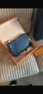 Louis Vuitton Gaston wearable Wallet, Ophalen of Verzenden, Zo goed als nieuw, Zwart