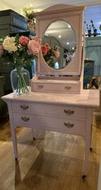 Brocante kaptafel, make-up tafel, toilettafel roze VdlM, Ophalen, 50 tot 100 cm, Zo goed als nieuw, Antiek toiletmeubel boudoir oude ladekast met spiegel vintage