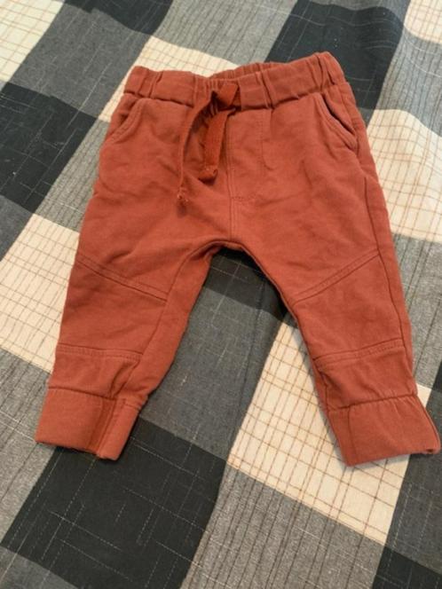 Bruine broekje van de Prénatal. Maat 62, Kinderen en Baby's, Babykleding | Maat 62, Zo goed als nieuw, Jongetje, Broekje, Ophalen of Verzenden