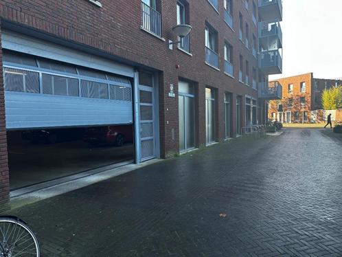 Parkeerplaats te huur - Eindhoven, Huizen en Kamers, Garages en Parkeerplaatsen, Noord-Brabant