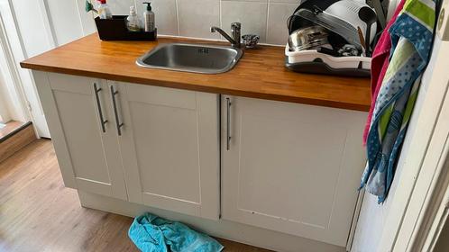 GRATIS - IKEA keukenblok met bovenkasten, Huis en Inrichting, Keuken | Keukenelementen, Gebruikt, Minder dan 100 cm, 150 tot 200 cm