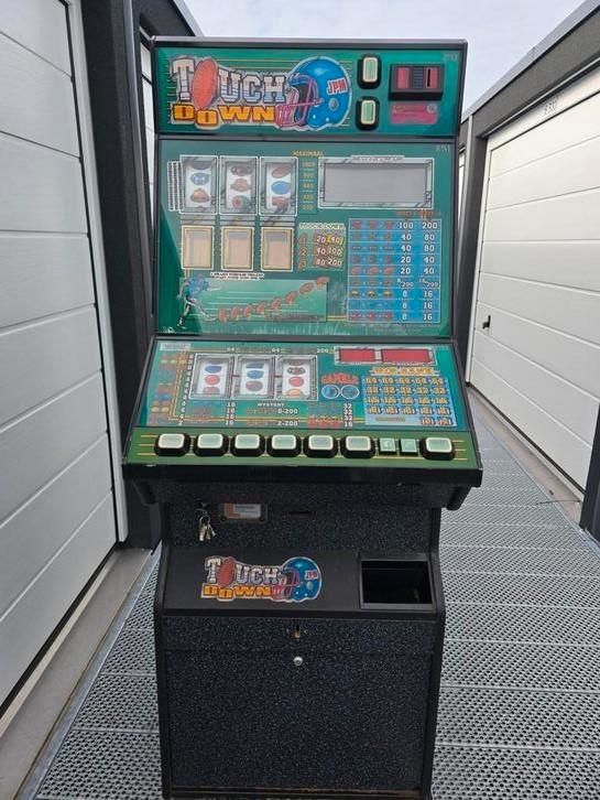 Touch down gokkast defect, Verzamelen, Automaten | Gokkasten en Fruitautomaten, Gebruikt, Euro, Met sleutels, Ophalen