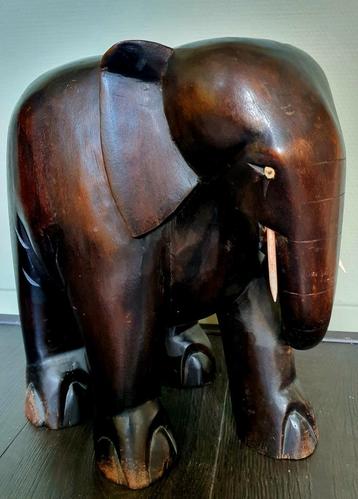 Houtsnijwerk handwerk olifant gaaf groot uniek houten beeld 