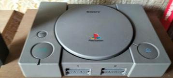 PlayStation 1 (PS1) met 2 controllers beschikbaar voor biedingen