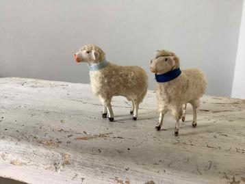 Antieke schaapjes 5 cm hoog beschikbaar voor biedingen