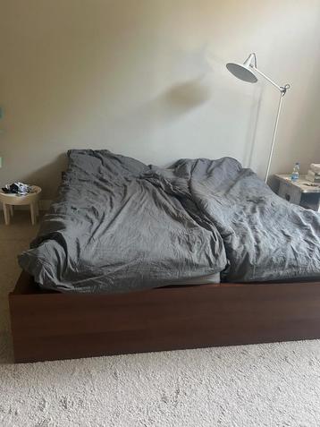 Houten tweepersoonsbed 